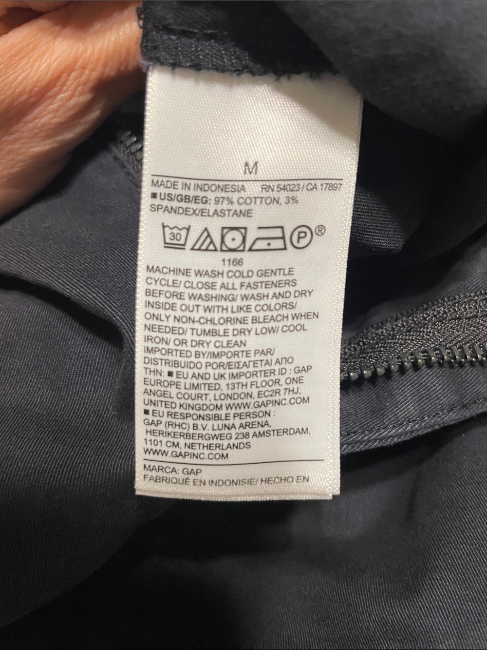 GAP High Rise Wide-Leg Pants in Black - Picture 4 of 4